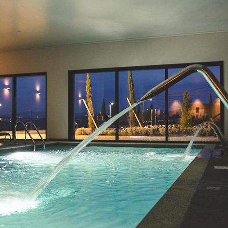 Mw Douro Wine & Spa Santa Marta de Penaguião 外观 照片 The swimming pool at the hotel