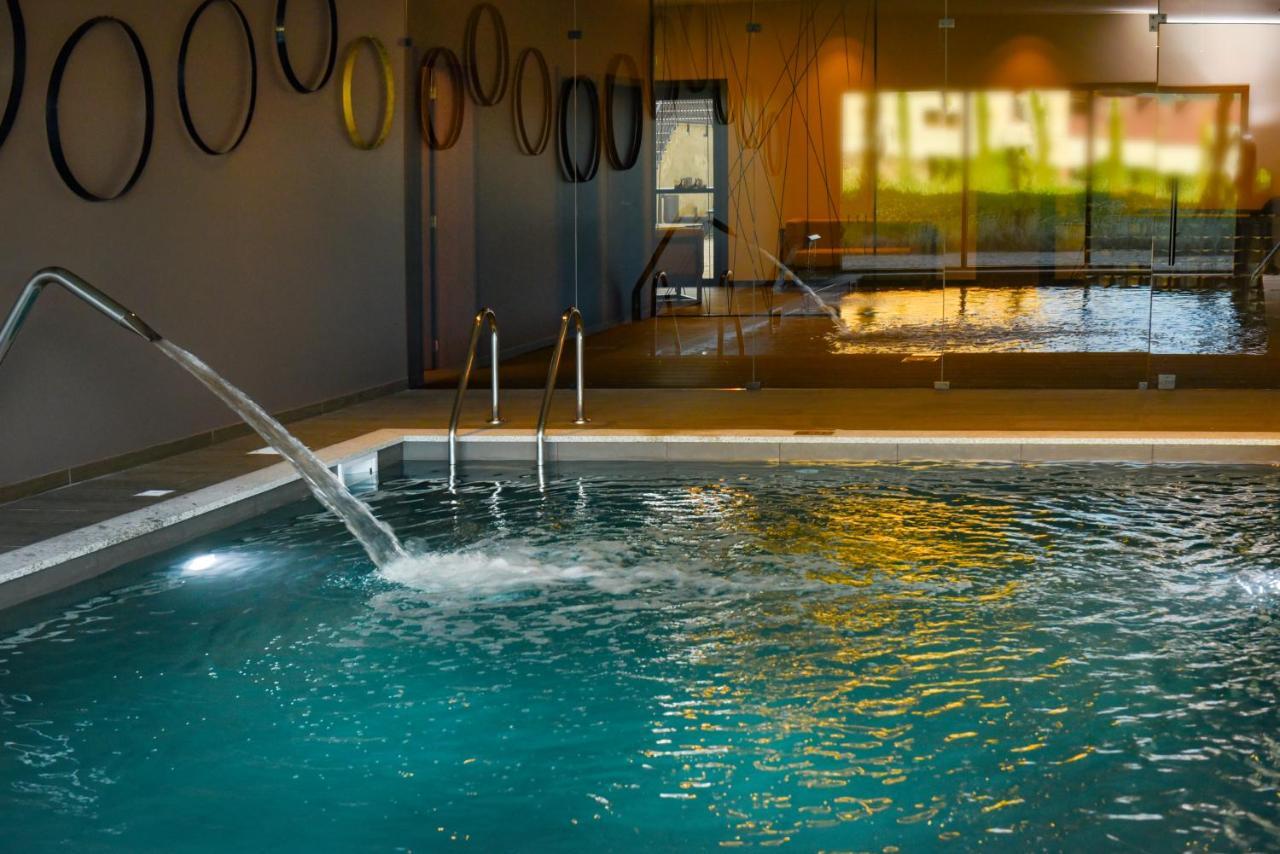 Mw Douro Wine & Spa Santa Marta de Penaguião 外观 照片 The swimming pool at the hotel