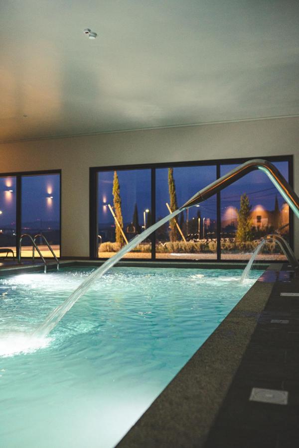 Mw Douro Wine & Spa Santa Marta de Penaguião 外观 照片 The swimming pool at the hotel