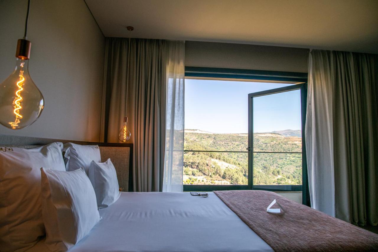 Mw Douro Wine & Spa Santa Marta de Penaguião 外观 照片 A bedroom at the hotel