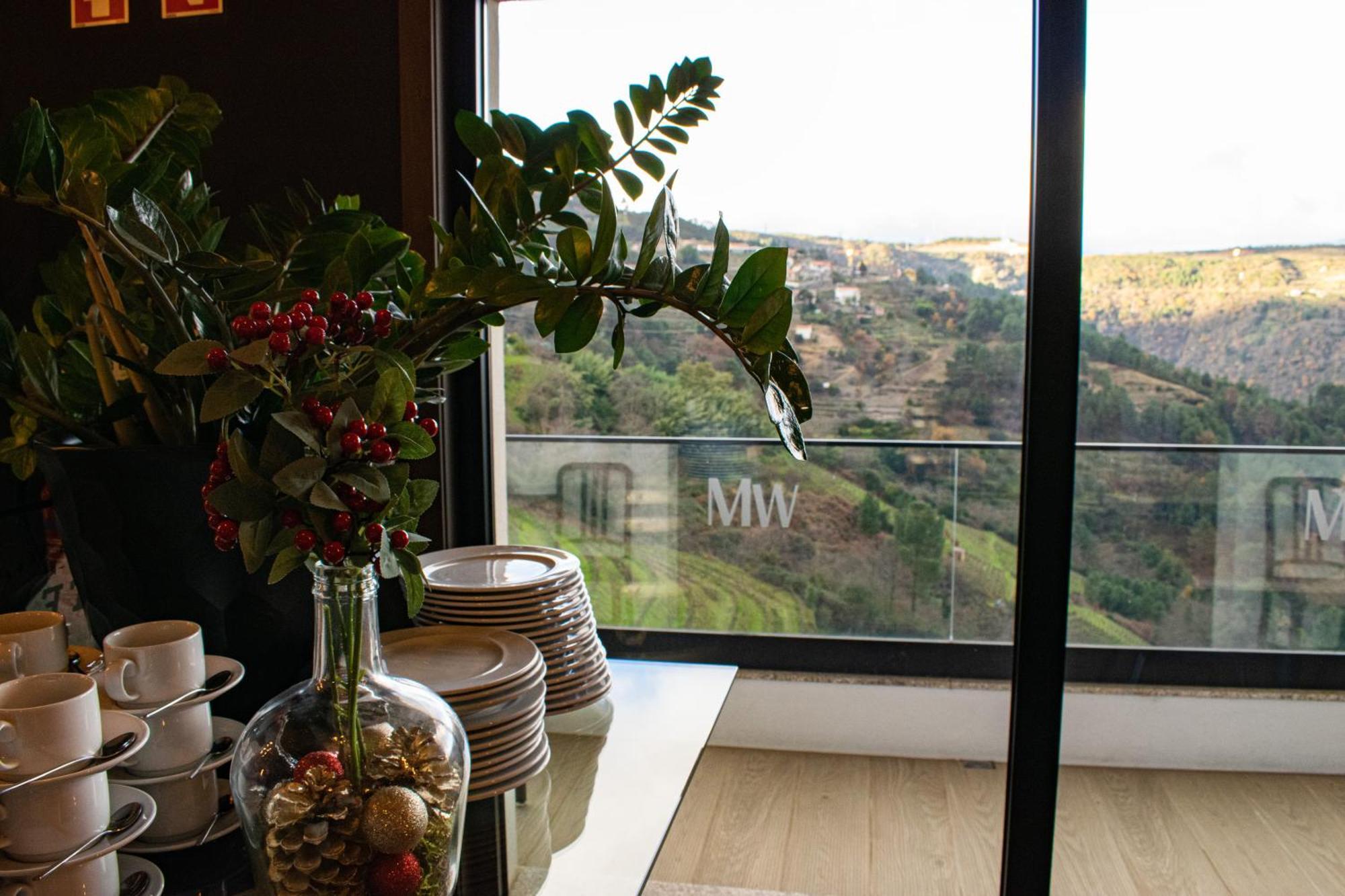 Mw Douro Wine & Spa Santa Marta de Penaguião 外观 照片 View from the kitchen