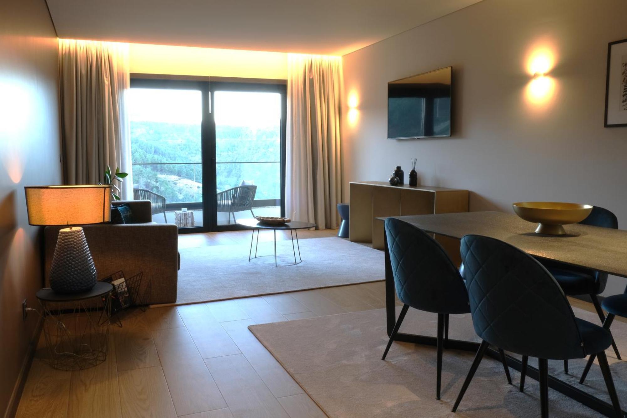 Mw Douro Wine & Spa Santa Marta de Penaguião 外观 照片 A suite at the hotel