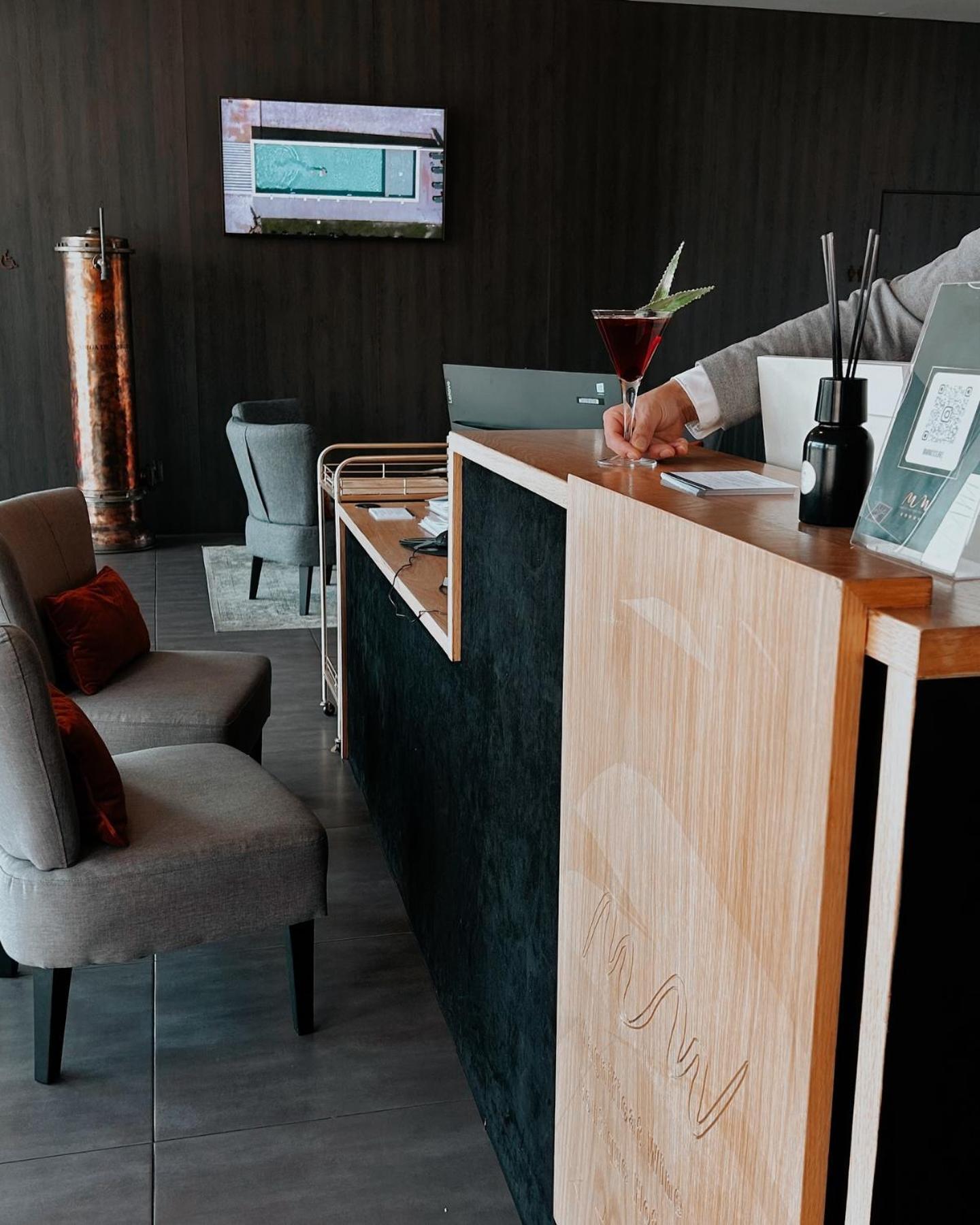 Mw Douro Wine & Spa Santa Marta de Penaguião 外观 照片 Reception desk at a hotel